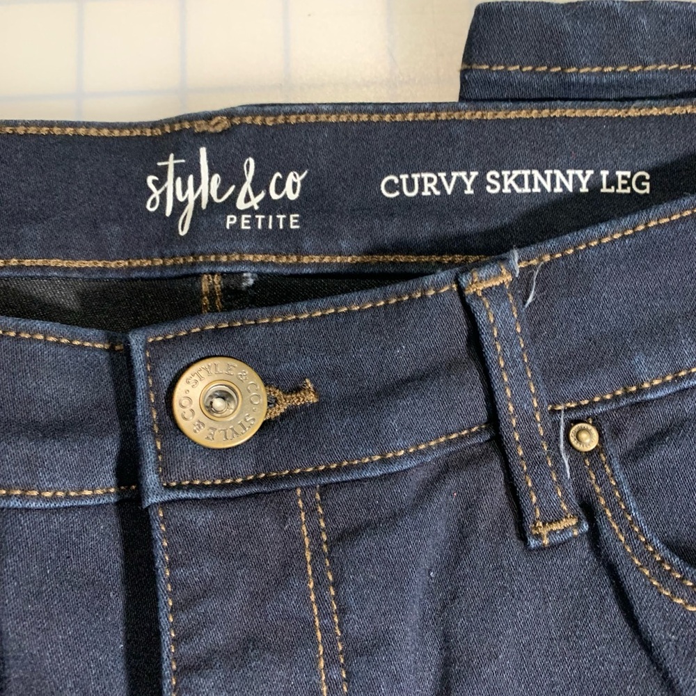 Style & Co Jeans, NWOT, Curvy Skinny Leg, Color: Denim, Size: 8PS - Picture 6 of 8